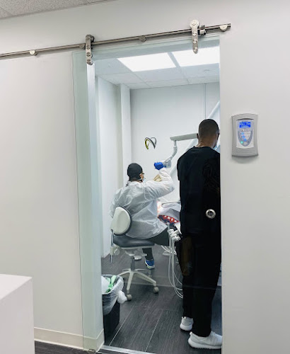 Armstrong Dental Studio
