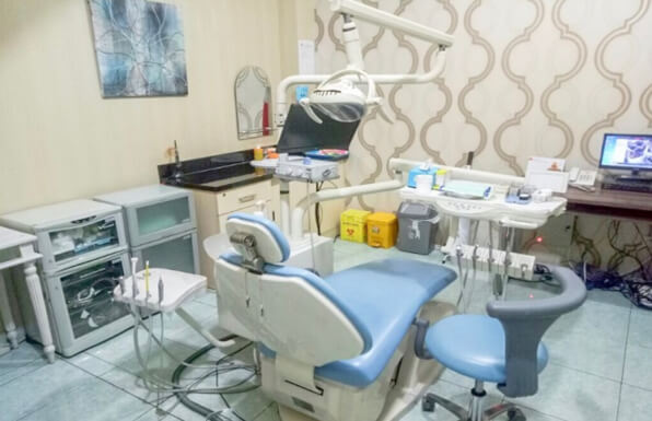 Barr Luis J DDS