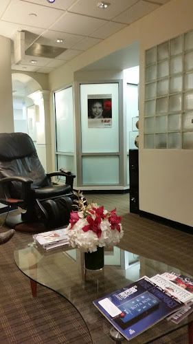 Manhattan Dental Spa: Charnas Mitchell DMD